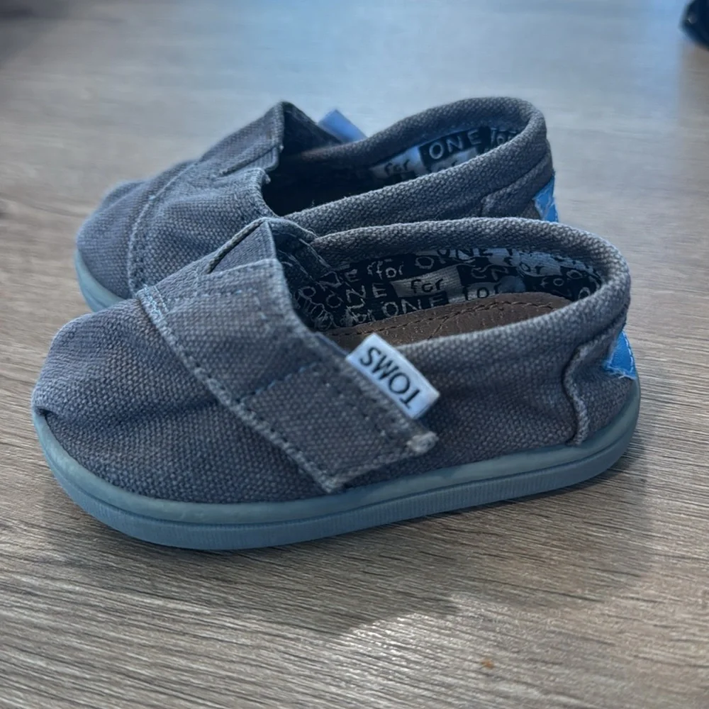 Toms Boys Baby Toddler Size 4 Slip On Elastic Easy On Off‎ Classic